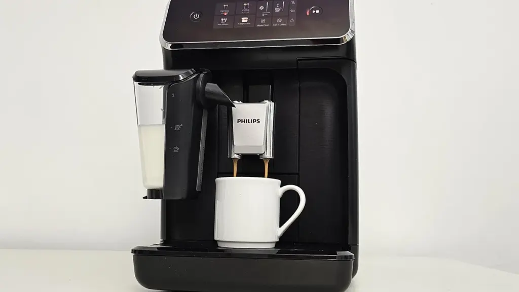 Philips Series 2300: Billig fuldautomatisk kaffemaskine med mælkesystem – derfor er den så god